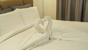 Desk, free WiFi, bed sheets