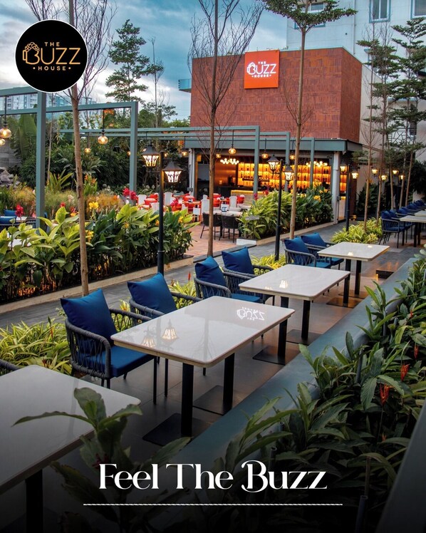 Bar (on property) - Snap Inn Rooms By The Buzz House (Anekal)