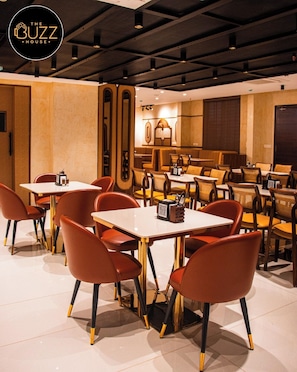 Restaurant - Snap Inn Rooms By The Buzz House (Anekal)