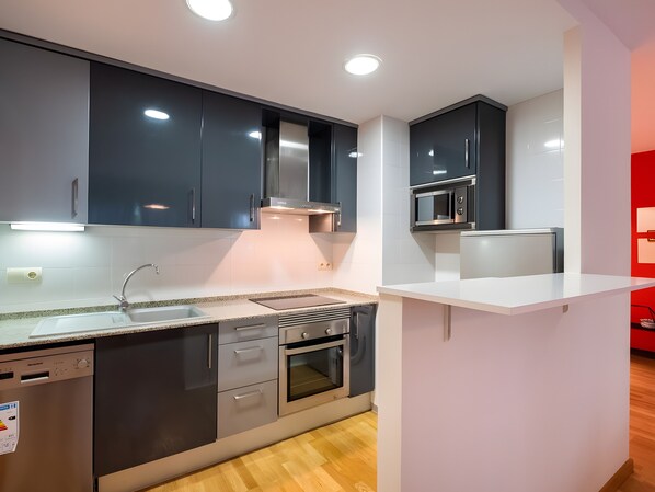 Fridge, microwave, oven, dishwasher