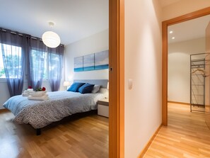 2 dormitorios, tabla de planchar con plancha, wifi y ropa de cama