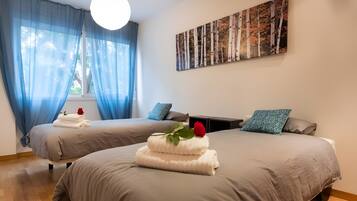 2 bedrooms, iron/ironing board, WiFi, bed sheets