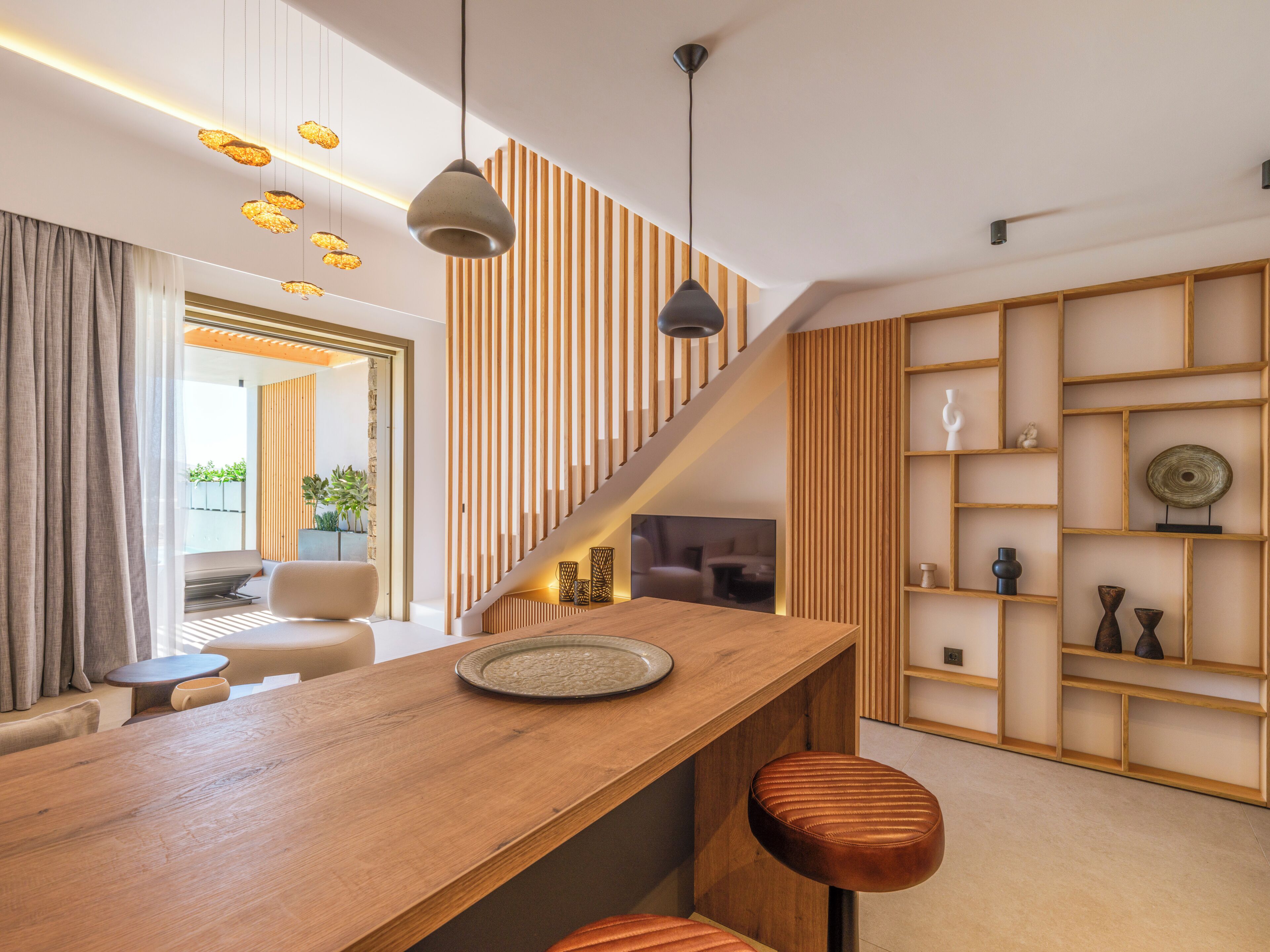 Design-paritalo, patio, järvinäköala | Sisätilat