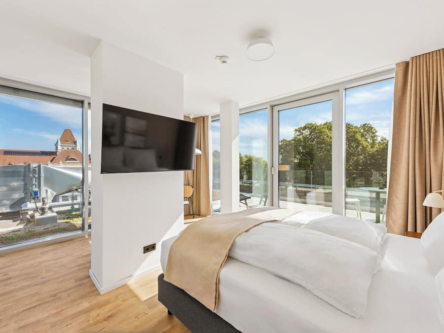 Comfort Queen Room with Terrace | Individuell dekoriert, individuell eingerichtet, Schreibtisch