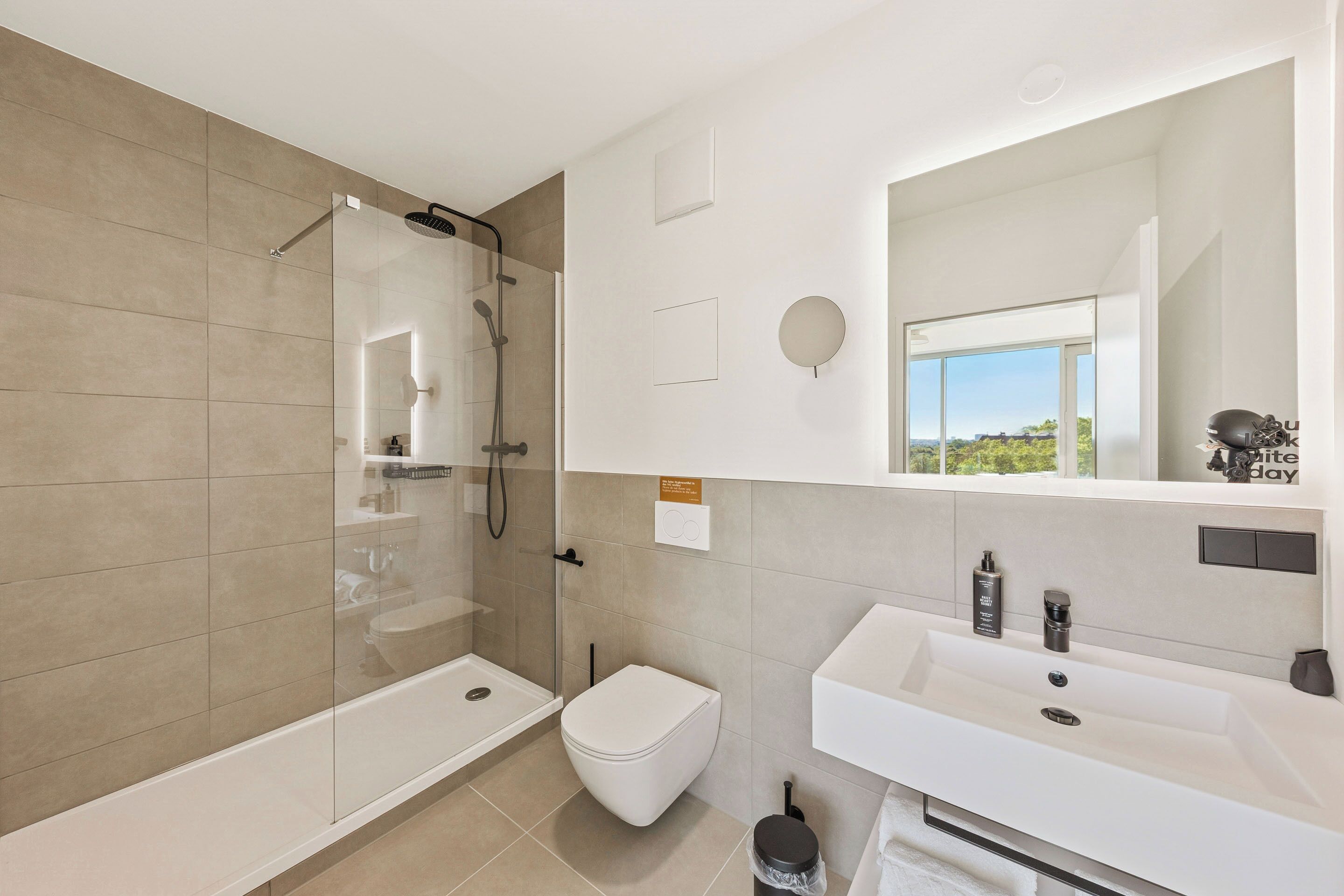 Queen Room with Terrace | Bathroom | Shower, eco-friendly toiletries, hair dryer, towels