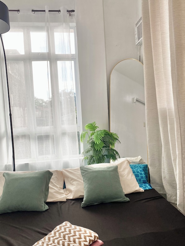 2 bedrooms, in-room safe, travel cot, free WiFi