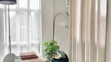 2 bedrooms, in-room safe, travel crib, free WiFi