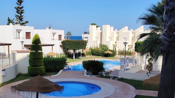 Pool - Casa Luna ;) ... Semi-detached house a few steps from the sea 🌊 (Cuevas del Almanzora)