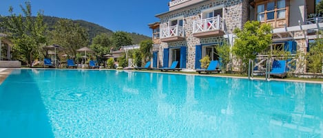 Piscina externa sazonal