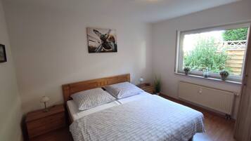 3 slaapkamers, een strijkplank/strijkijzer, wifi, beddengoed