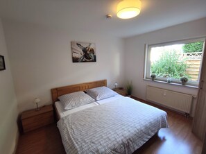 3 bedrooms, iron/ironing board, WiFi, bed sheets - Rhein Neckar Living Neuhofen - Free WiFi & Parking (Neuhofen)