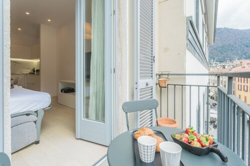 Central & White Apartment by Rent all Como