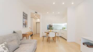 Apartment (1 Bedroom) | Wohnbereich