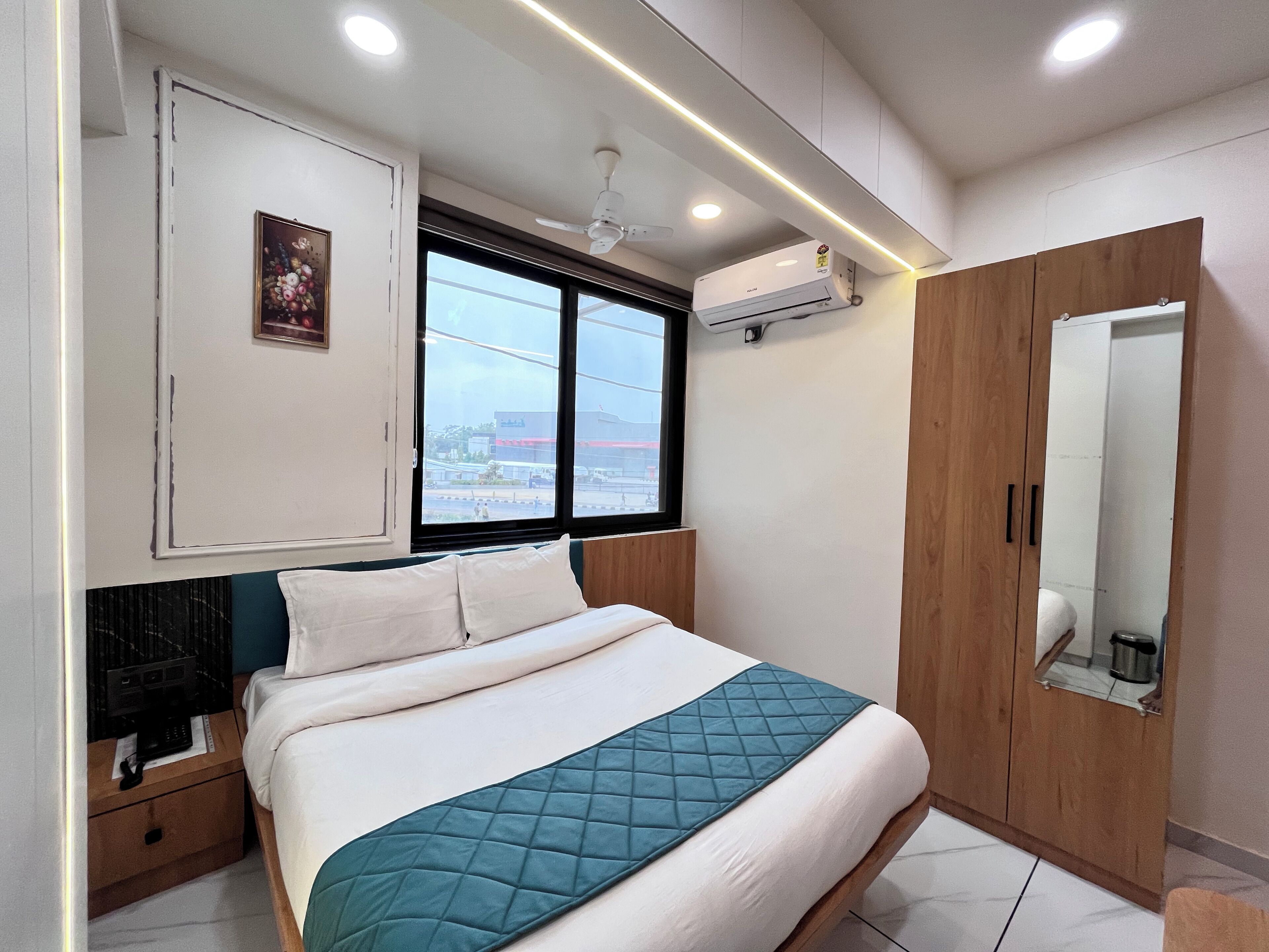 Deluxe Double Room | Free WiFi