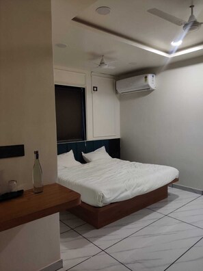 Superior Room | Free WiFi - Hotel Nexon Inn (Waghoriya)