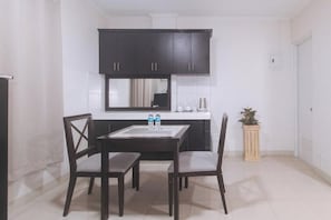 Habitación estándar doble | Escritorio, wifi gratis, ropa de cama