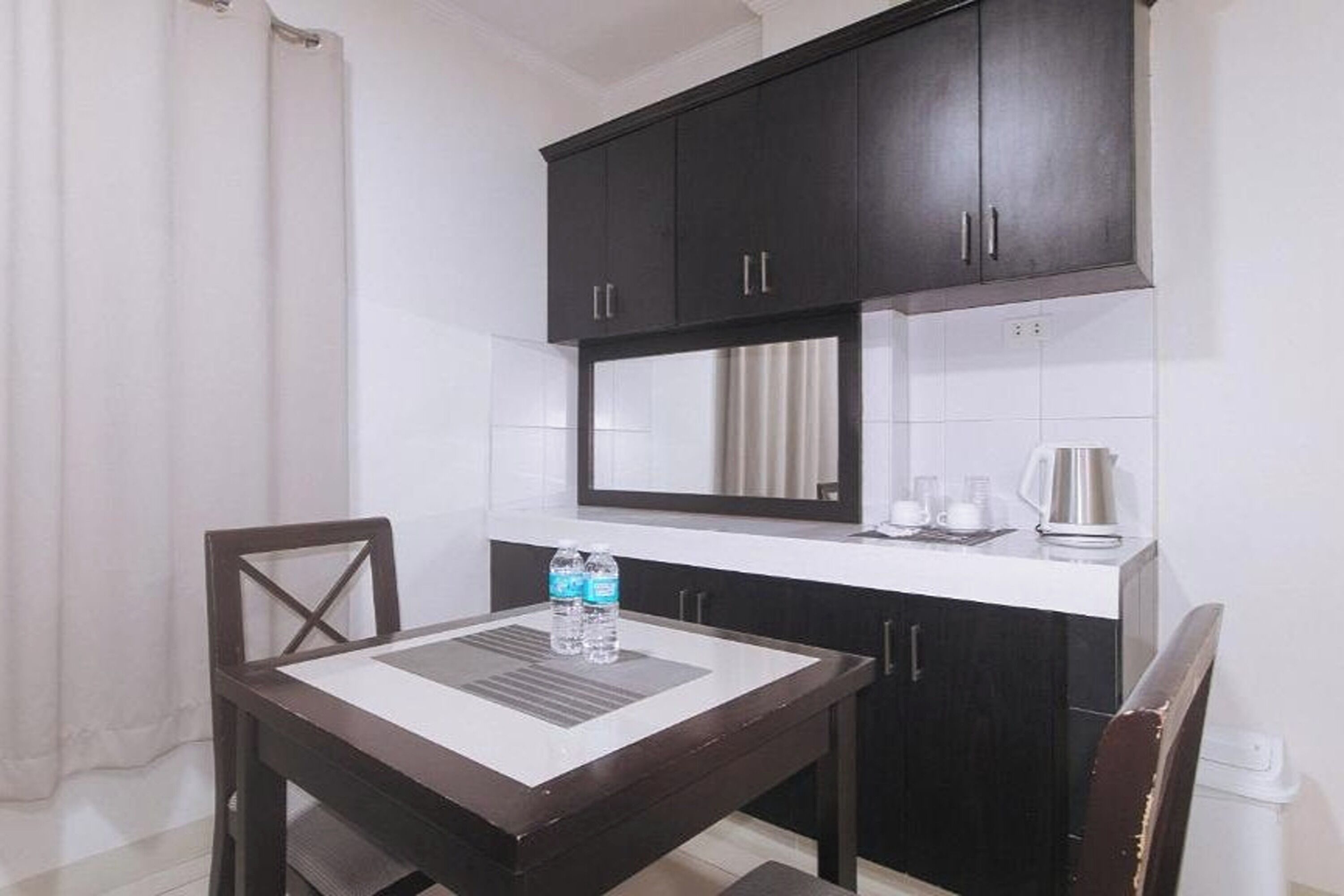 Quarto casal standard | Escrivaninha, Wi-Fi de cortesia, roupa de cama