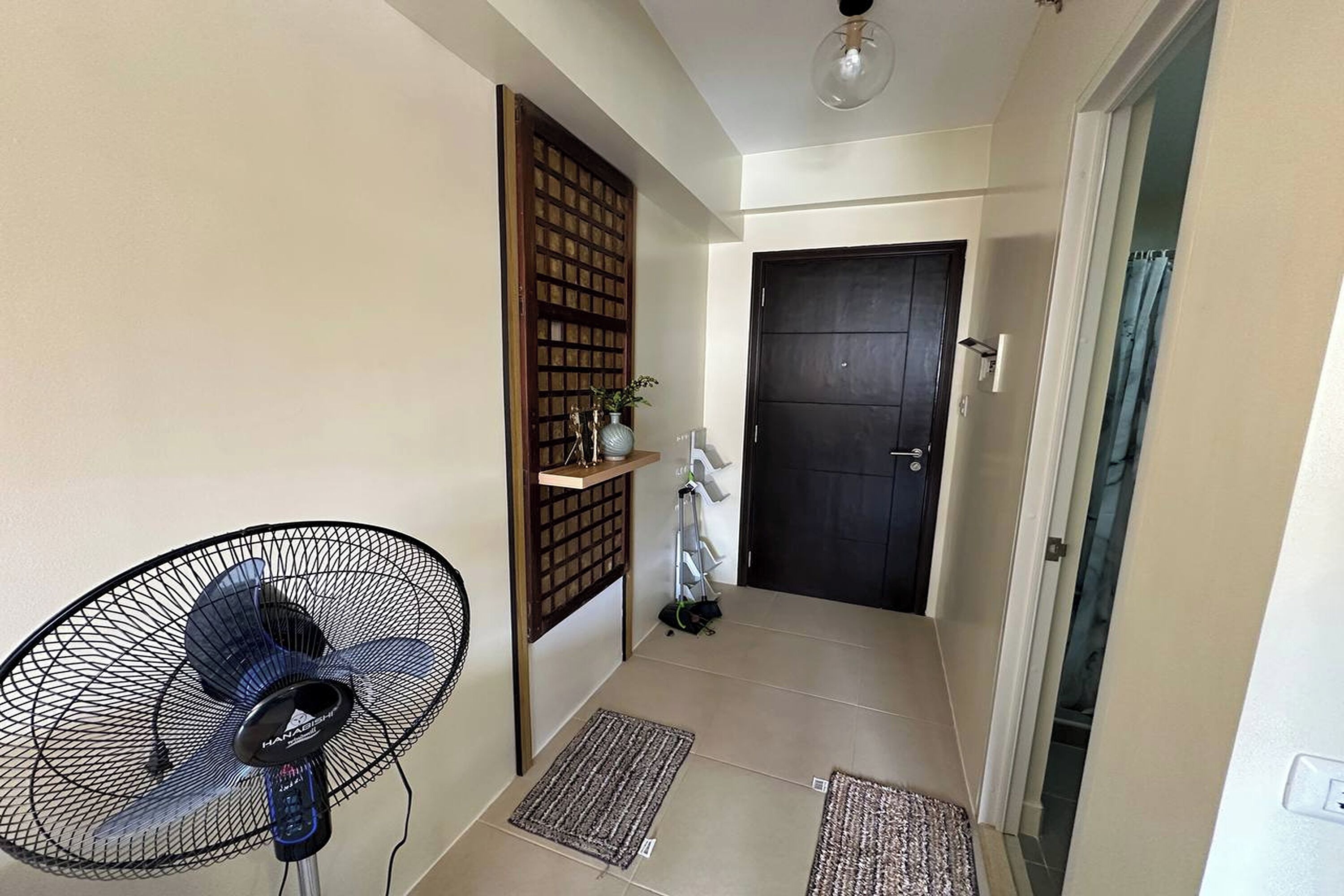 Studio | Skrivbord, arbetsyta för laptop, mörkläggningsgardiner och gratis wi-fi