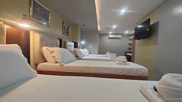 Quarto duplo superior | Escrivaninha, Wi-Fi de cortesia, roupa de cama