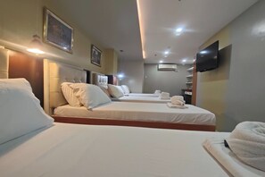 Superior Twin Room | Desk, free WiFi, bed sheets