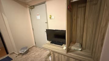 Standard-Doppelzimmer | Badezimmer | Dusche, Regendusche, Haartrockner, Handtücher