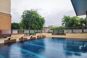 Hồ bơi ngoài trời 