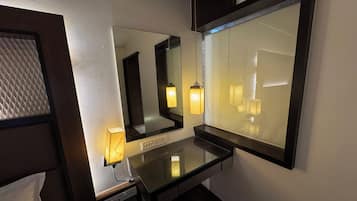 Minibar, desk, free WiFi, bed sheets