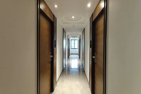 Pasillo. Hotel Dwaraka Residency