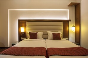 Classic Room | Minibar, desk, free WiFi, bed sheets - Hotel Dwaraka Residency (Thane)