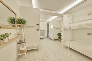 Bureau, Wi-Fi gratuit, draps fournis