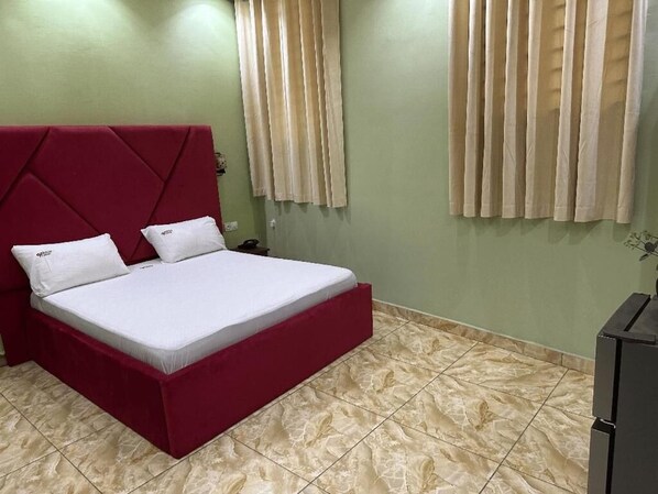 Egyptian cotton sheets, premium bedding, down duvets, Tempur-Pedic beds