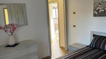 2 Schlafzimmer, BĂŒgeleisen/BĂŒgelbrett, kostenloses WLAN, BettwĂ€sche