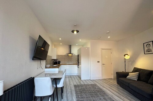 Academy Apartment by Elegance Stays