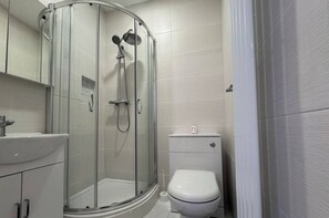 Deluxe-Apartment, 2 Schlafzimmer, Stadtblick | Badezimmer