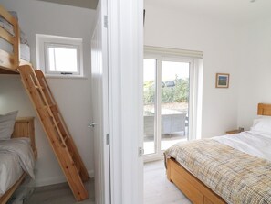 2 habitaciones, decoración personalizada y muebles diferentes 