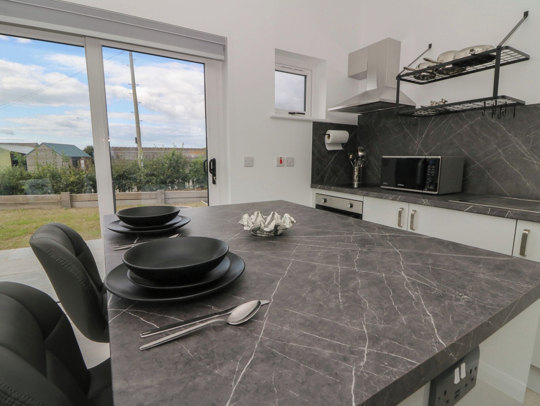 Cookware/dishes/utensils