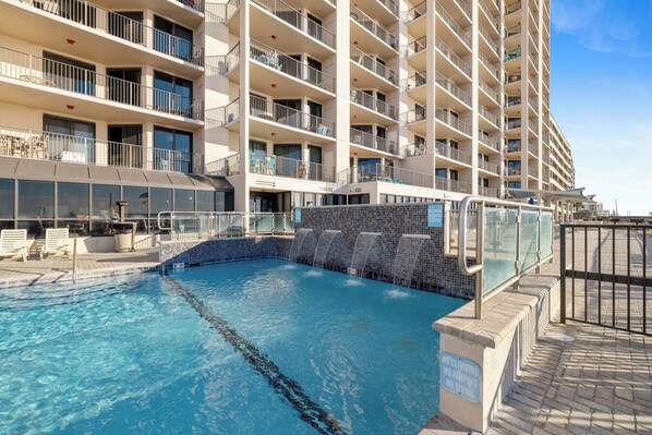 Una piscina techada, una piscina climatizada