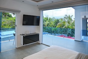 12 bedrooms, iron/ironing board, Internet, bed sheets