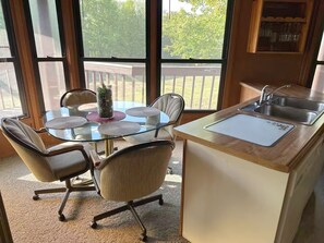 Dining - Eagle River Northwoods Retreat - 3 Bedrooms - 2 Bathrooms (Eagle River)
