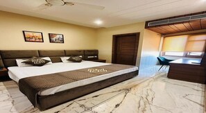 8 chambres, accès Internet, draps fournis