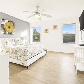 4 bedrooms, in-room safe, iron/ironing board, travel cot