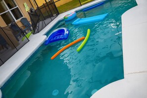 Piscine extérieure, piscine chauffée