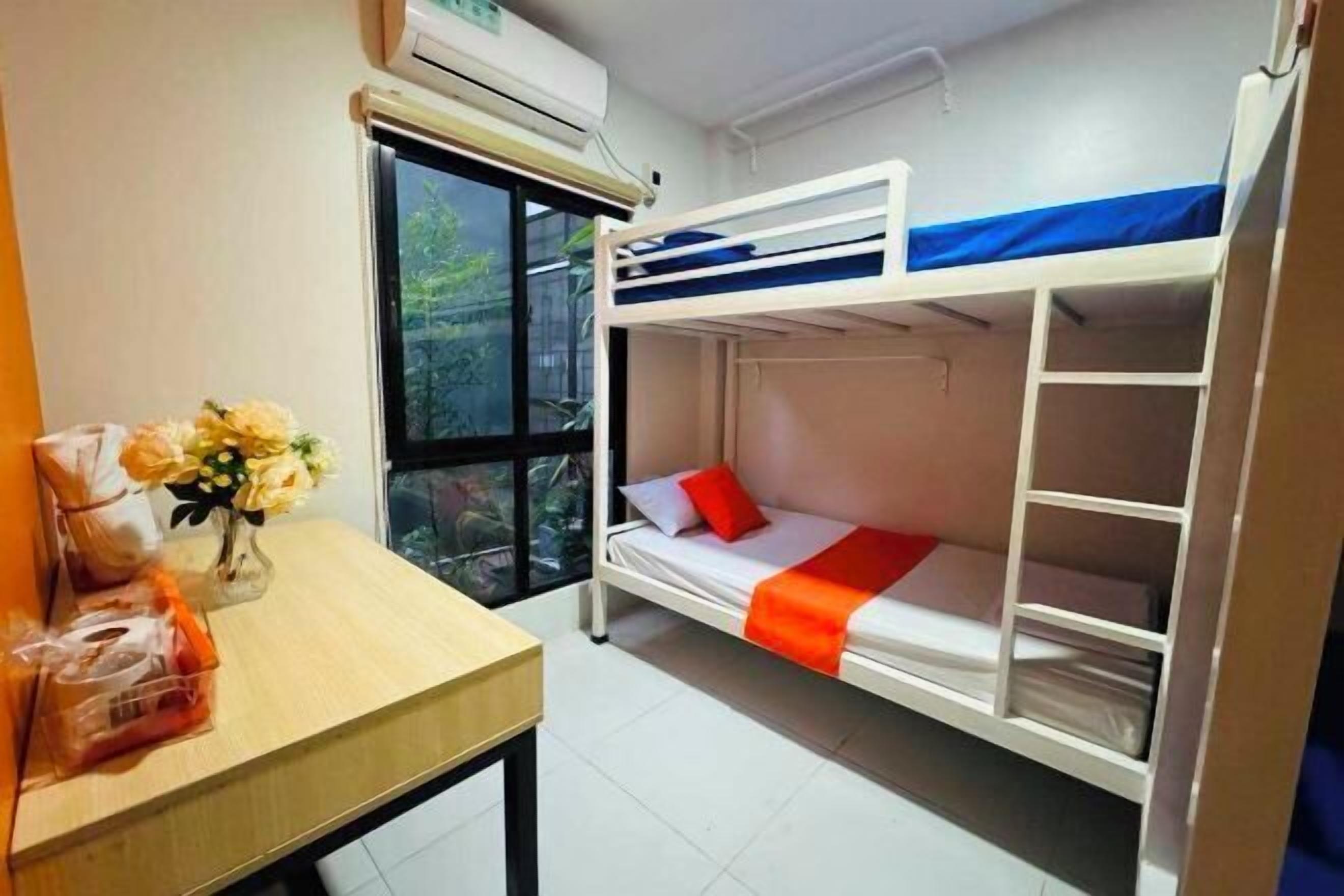 Bureau, Wi-Fi gratuit, draps fournis