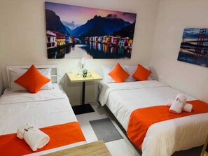 Suite Keluarga | Meja kerja, Wi-Fi gratis, dan seprai linen