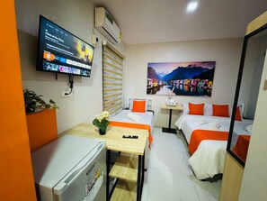 Suite Keluarga | Meja kerja, Wi-Fi gratis, dan seprai linen