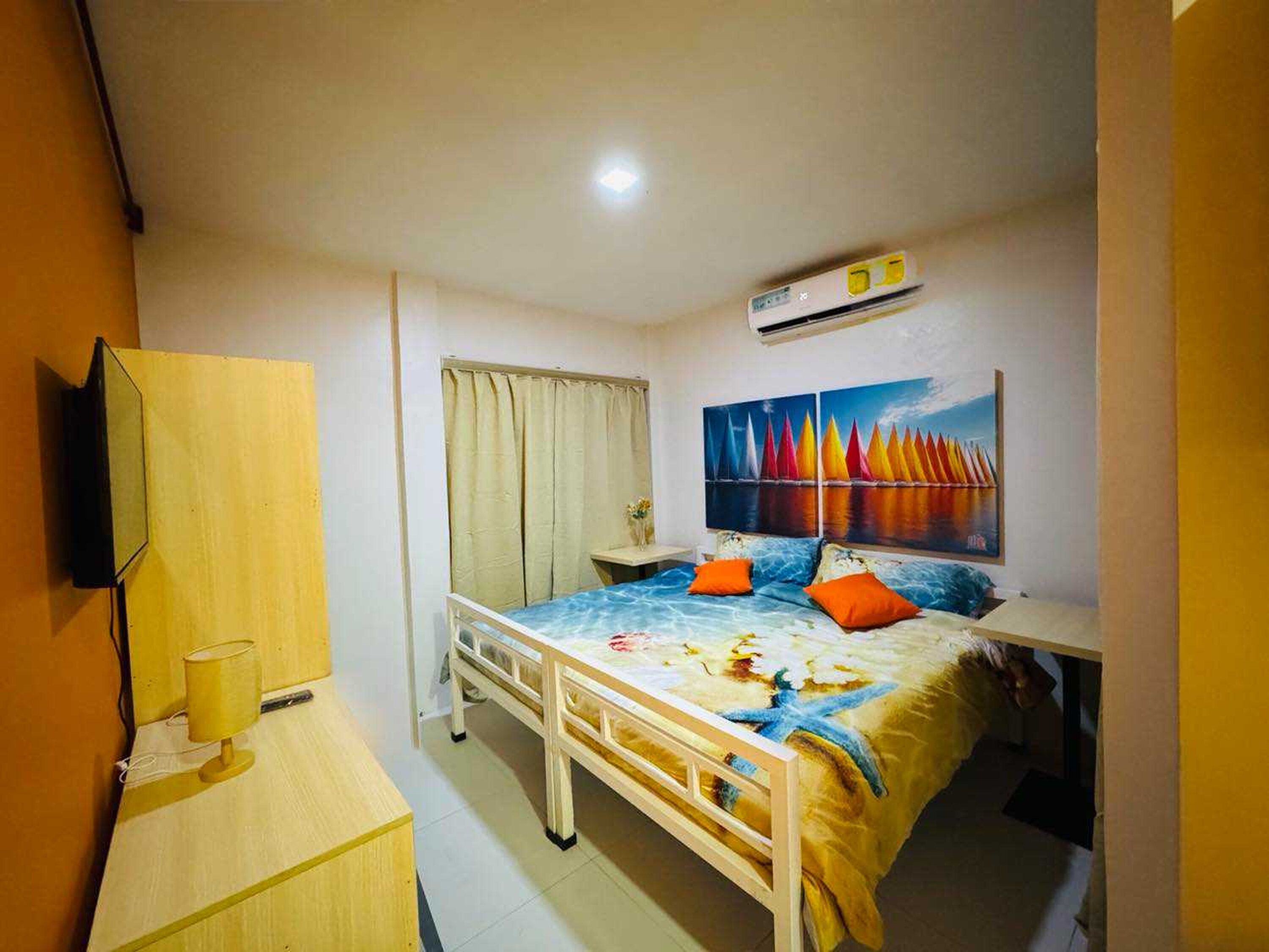 Desk, free WiFi, bed sheets