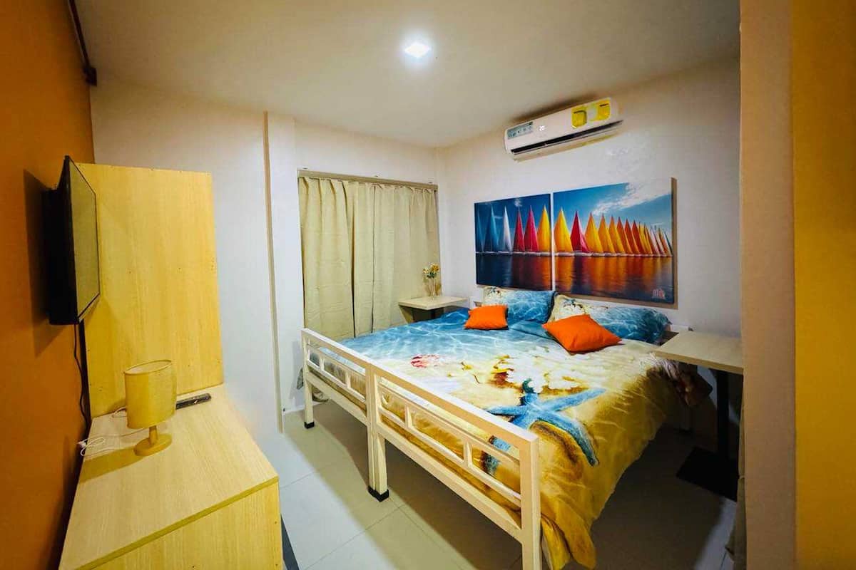 Deluxe-sviitti | Työpöytä, ilmainen Wi-Fi, vuodevaatteet