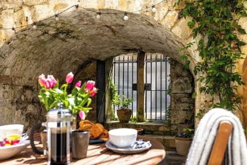 Elegant Townhouse in Central Bath – Sleeps 4