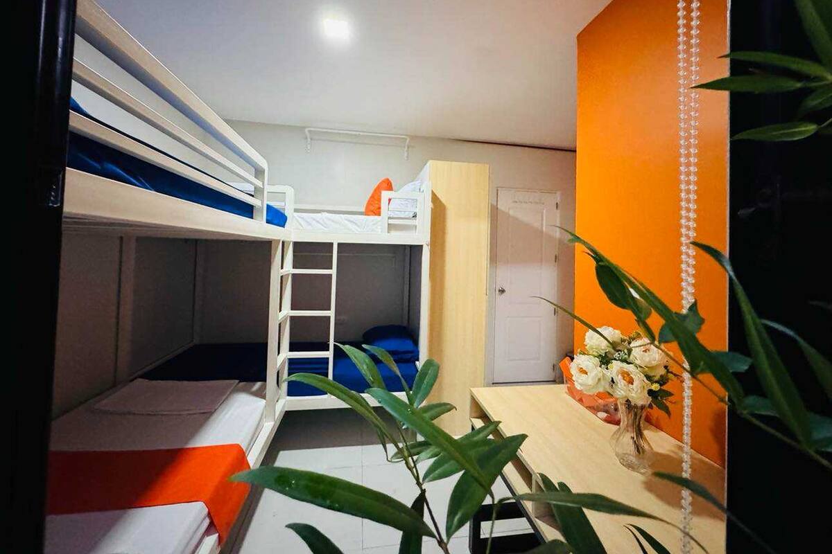 Desk, free WiFi, bed sheets