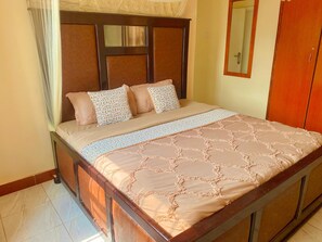 3 Schlafzimmer, Bügeleisen/Bügelbrett, WLAN, Bettwäsche